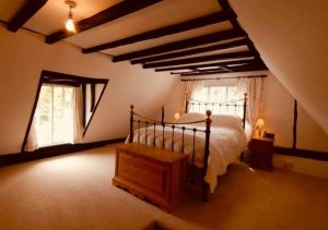 Picturesque Grade 2 listed thatched house in Suffolk