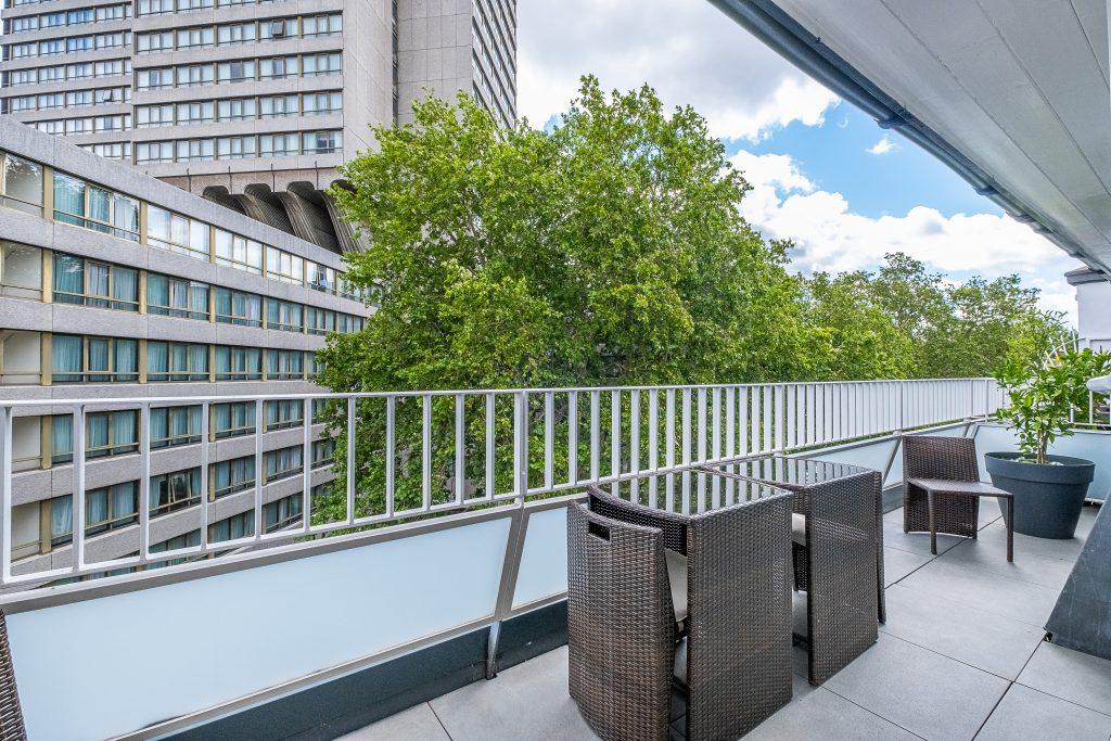 Curated visual reference: Stunning Penthouse In Upmarket Kensington Photo Inspiration
